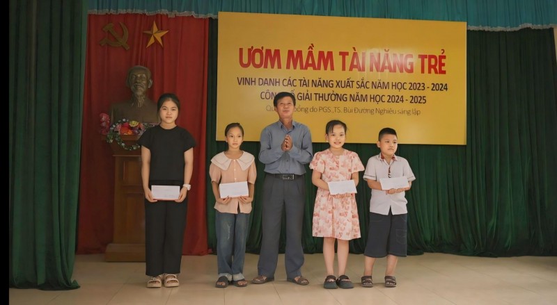 Quỹ “Ươm mầm tài năng Trẻ” - 20 năm đồng hành với khuyến học, khuyến tài