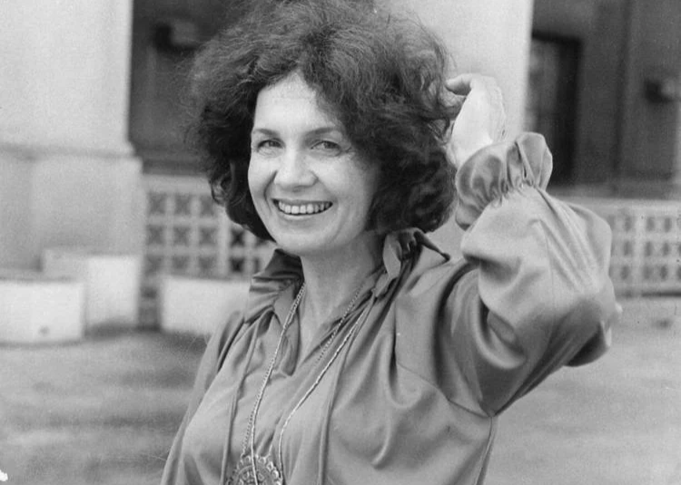 Con gái của người đoạt giải Nobel văn chương Alice Munro tố cha dượng lạm dụng tình dục