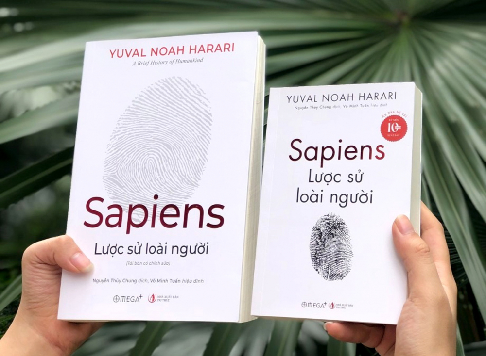 Sapiens - Lược sử loài người bản thường (trái) và bản bỏ túi (phải)