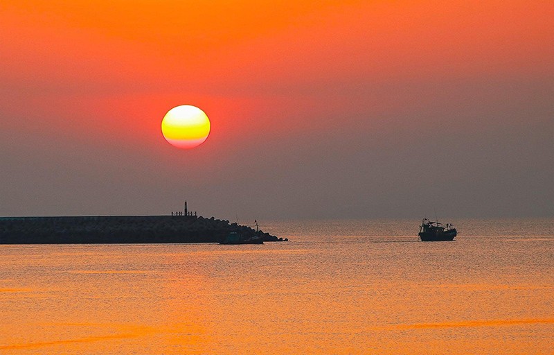 Hoàng hôn trên đảo vắng