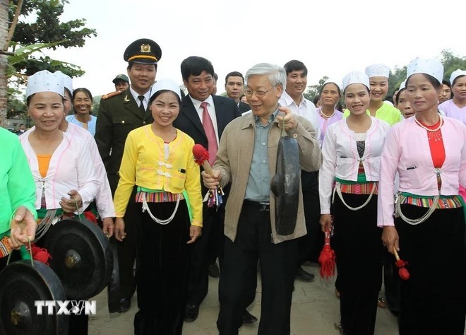 Tổng Bí thư Nguyễn Phú Trọng: Người soi đường cho văn nghệ sỹ