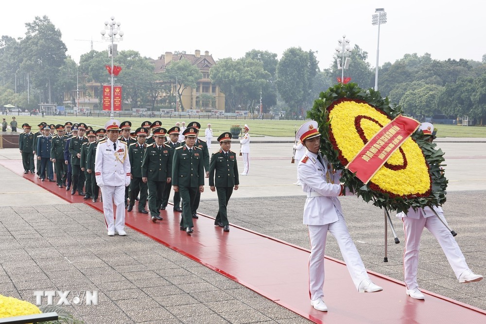 Lãnh đạo Đảng, Nhà nước viếng Chủ tịch Hồ Chí Minh và các anh hùng liệt sĩ