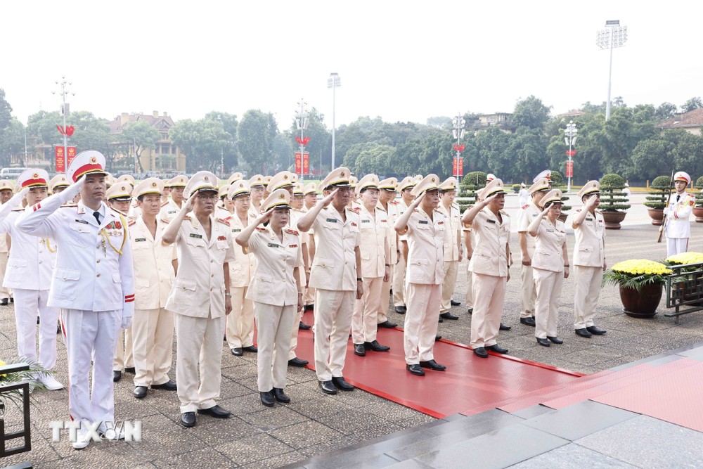 Lãnh đạo Đảng, Nhà nước viếng Chủ tịch Hồ Chí Minh và các anh hùng liệt sĩ