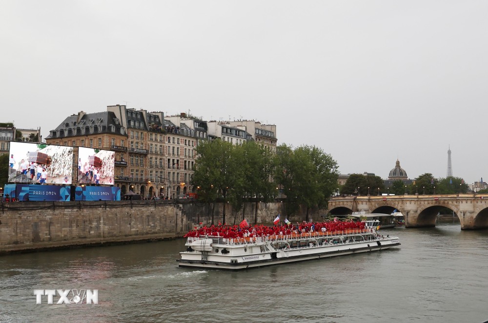 Những hình ảnh ấn tượng tại Lễ khai mạc Olympic Paris 2024