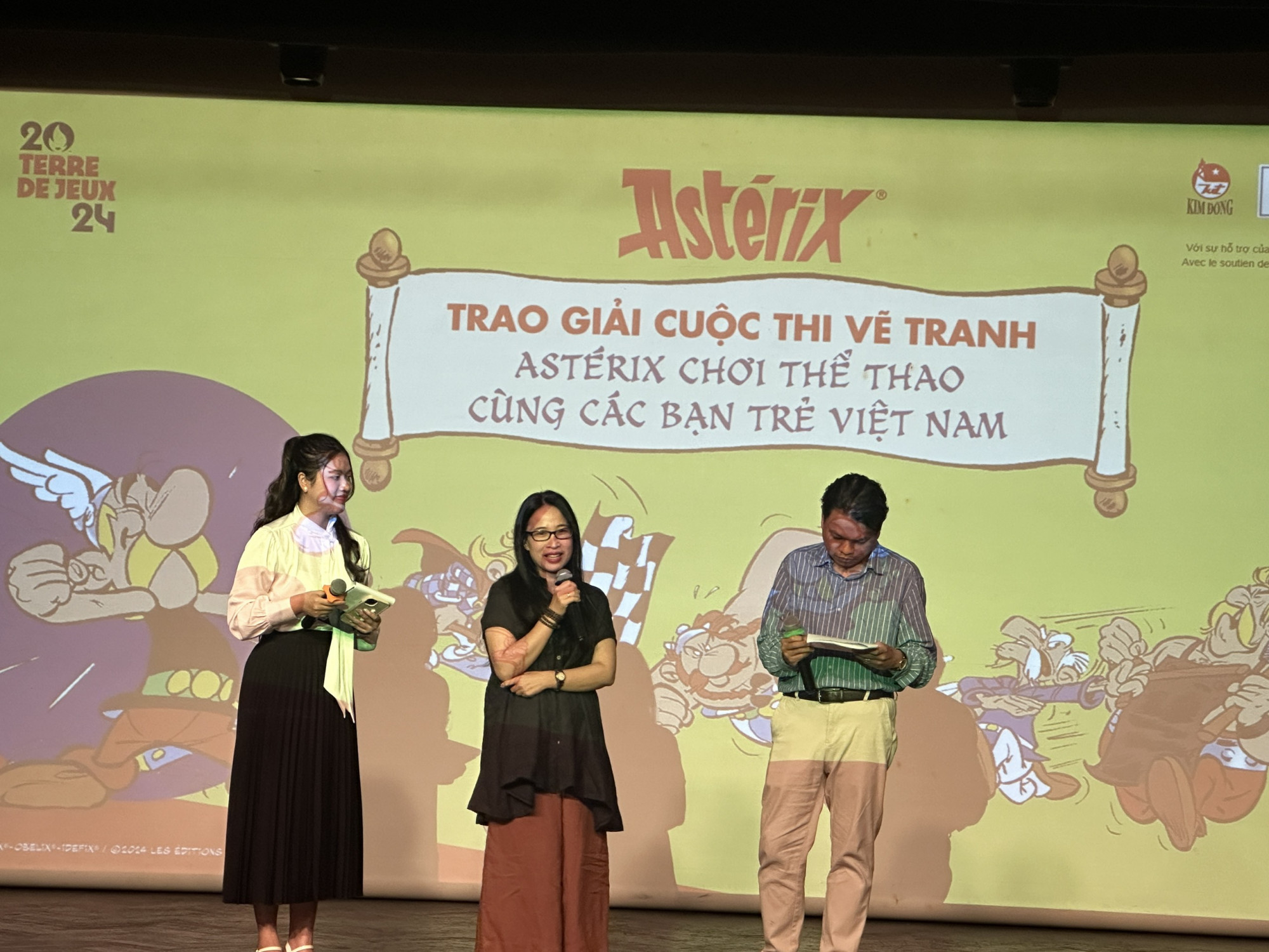 BTV Hoàng Thanh Thủy chia sẻ tại Ngày hội Astérix tổ chức ở Viện Văn hóa với Pháp Idecaf, sáng ngày 27/7. Ảnh: Hồ Sơn