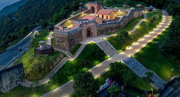 di tich hai van quan don du khach tham quan mien phi tu 18