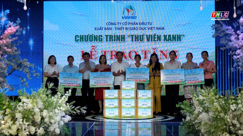 Trao tặng gần 5.000 cuốn sách cho học sinh tiểu học vùng cao