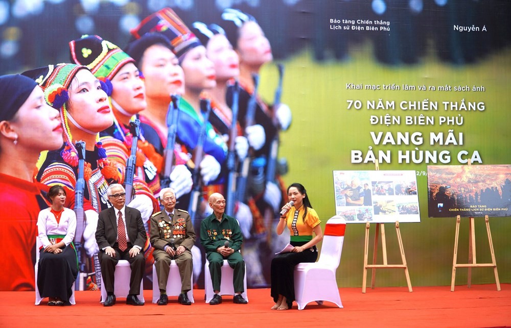 Bản tin Văn Nghệ: Vang mãi những bản Anh hùng ca Cách mạng