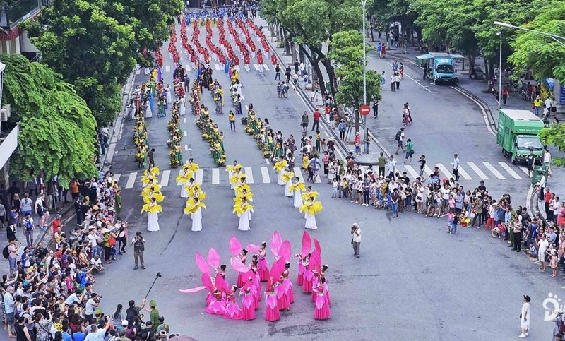 Bản tin Văn nghệ: 