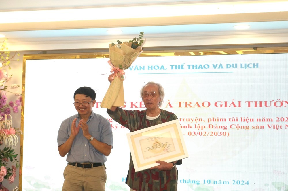 Bản tin Văn nghệ: Đêm nhạc 