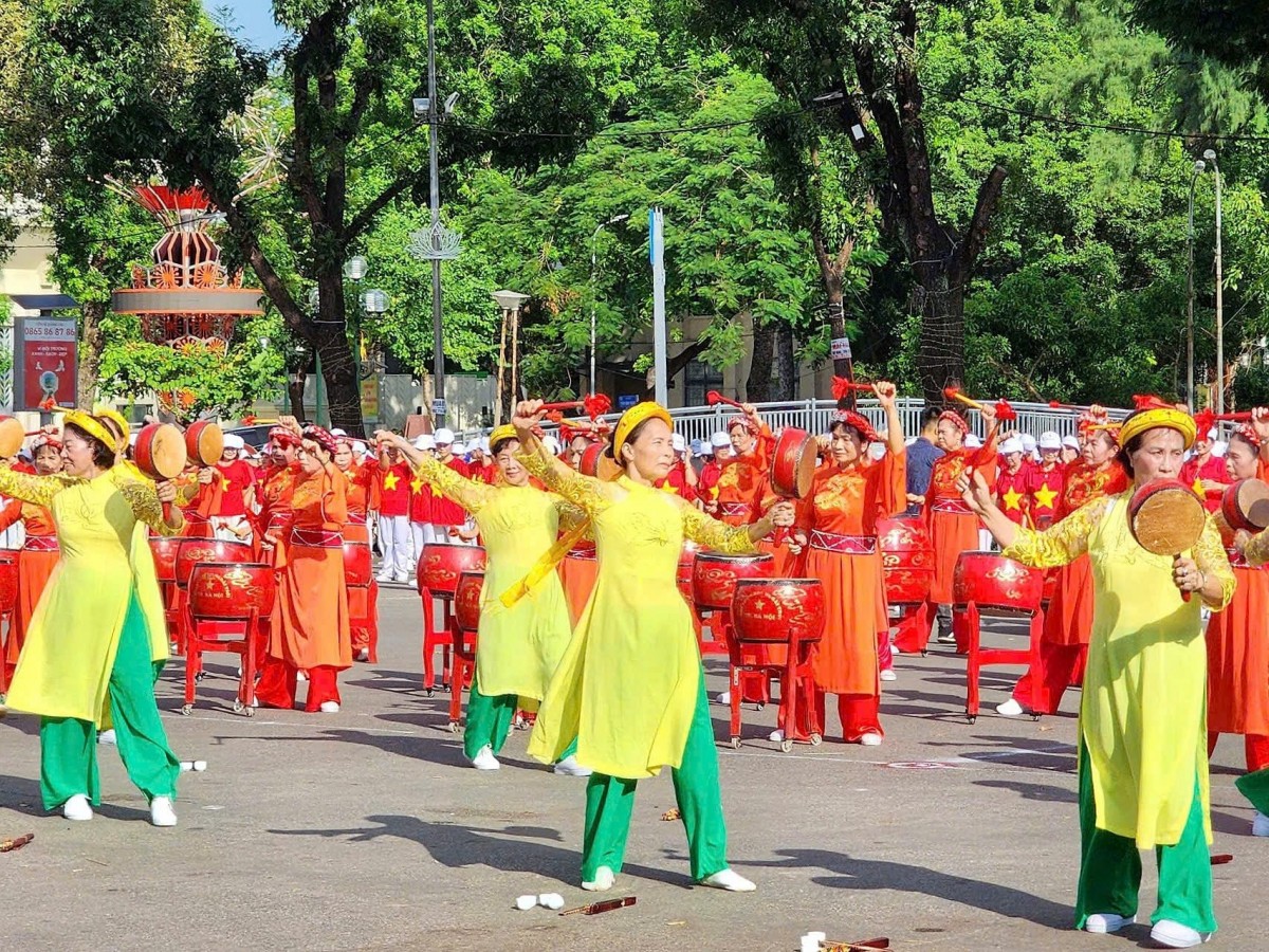 Bản tin Văn nghệ: Kết nối các giá trị di sản từ Văn Miếu - Quốc Tử Giám đến Dinh Độc Lập