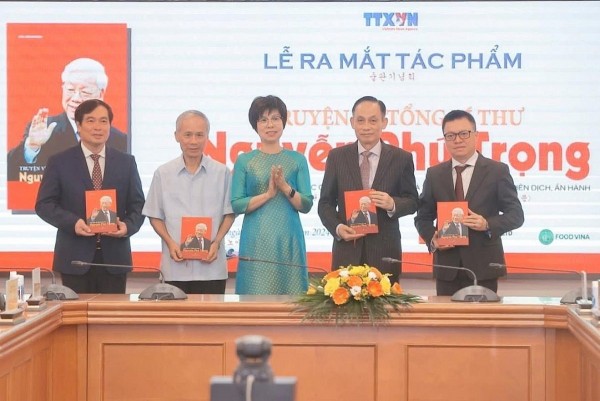 ban tin van nghe le ra mat tac pham truyen ve tong bi thu nguyen phu trong