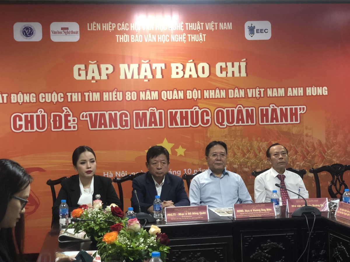 Đại diện Ban Chỉ đạo, Ban Giám khảo và Ban Tổ chức cuộc thi. Ảnh: V.T