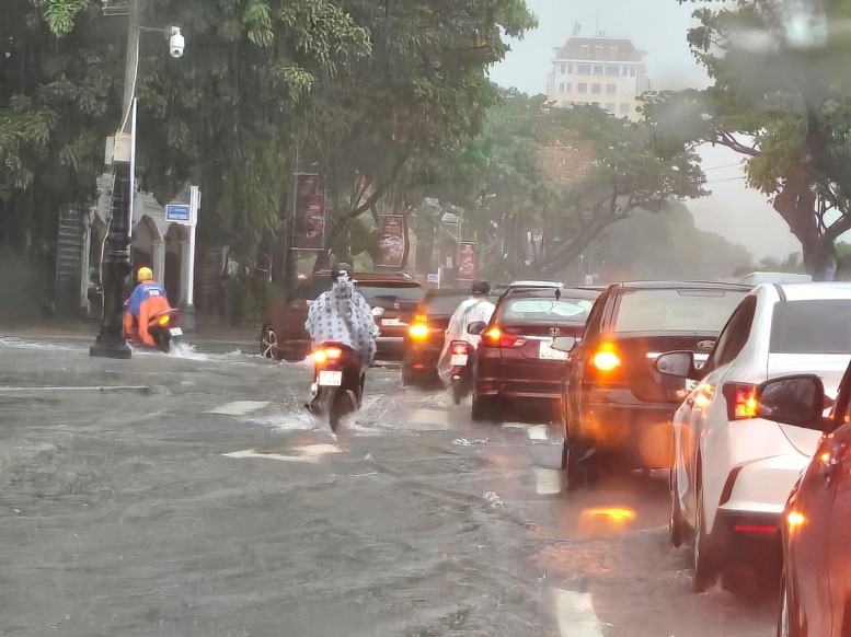 Do ảnh hưởng có bão số 6, Đà Nẵng đến Bình Thuận có mưa vừa, mưa to đến rất to. Ảnh: Nguồn Internet