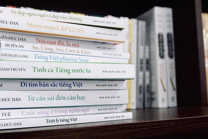 Tôi  yêu tiếng nước tôi