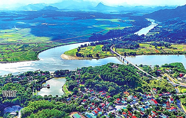 uoc vong song que tuy but cua nguyen thanh truyen