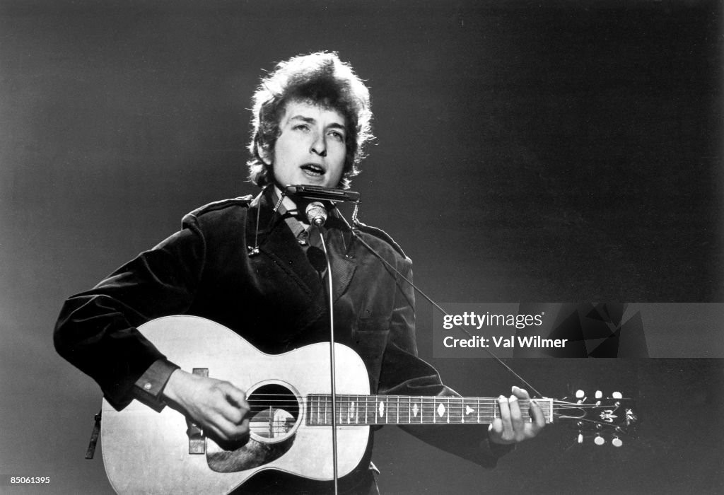 Các hiện vật của Bob Dylan được bán đấu giá gần 1,5 triệu đô la