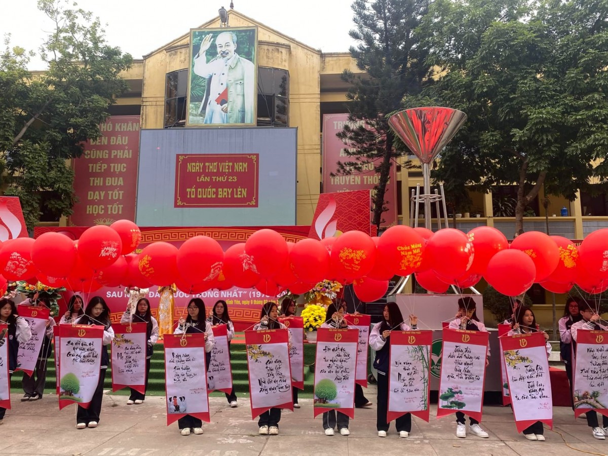 Ngày Thơ Việt Nam từ địa đầu Tổ quốc đến đất mũi Cà Mau