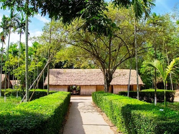 bai tho ve nha bac o lang sen cua do trung lai