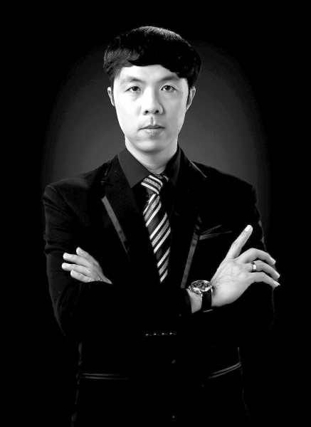 ngo tran hai an nhiep anh gia viet kien dinh voi dam me xe dich