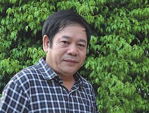 lon len tu dat co sau