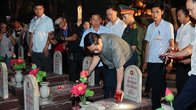 Thủ tướng: Đất nước ta vinh dự, tự hào đã sinh ra các Anh hùng liệt sĩ và các Anh hùng liệt sĩ đã làm rạng rỡ cho non sông, đất nước ta