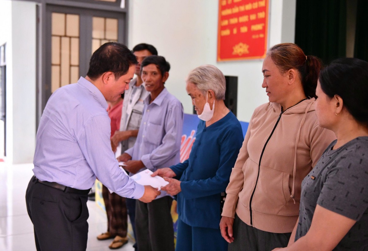 BSR - Gửi trọn nghĩa tình, khắc ghi công ơn các gia đình thương binh - liệt sĩ