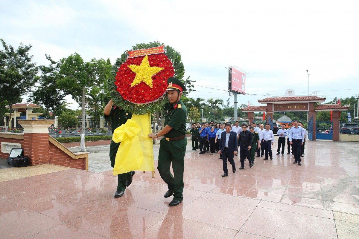 BSR - Gửi trọn nghĩa tình, khắc ghi công ơn các gia đình thương binh - liệt sĩ