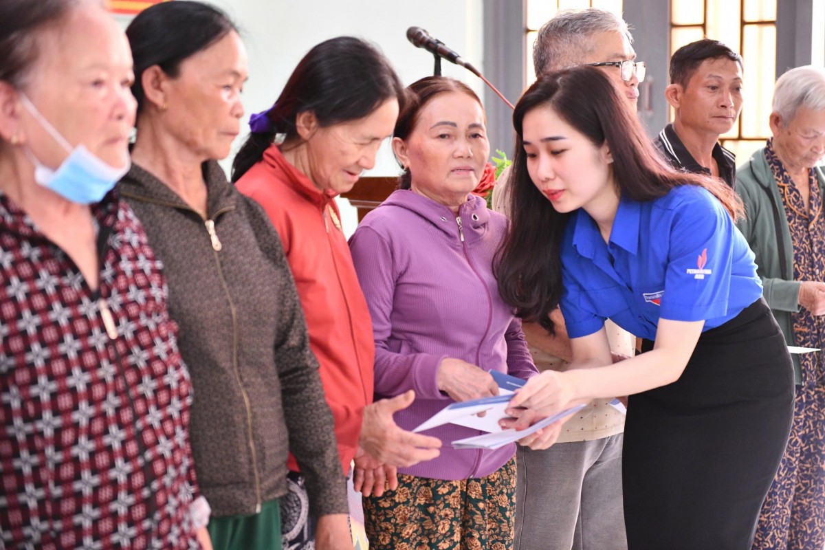 BSR - Gửi trọn nghĩa tình, khắc ghi công ơn các gia đình thương binh - liệt sĩ