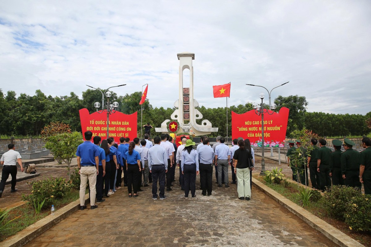 BSR - Gửi trọn nghĩa tình, khắc ghi công ơn các gia đình thương binh - liệt sĩ