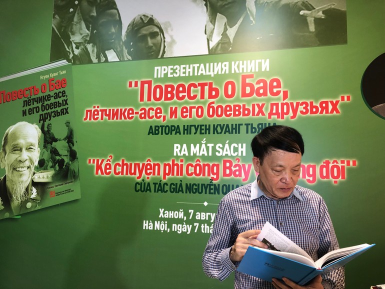 Ra mắt cuốn sách bằng tiếng Nga “Kể chuyện phi công Bảy và đồng đội”