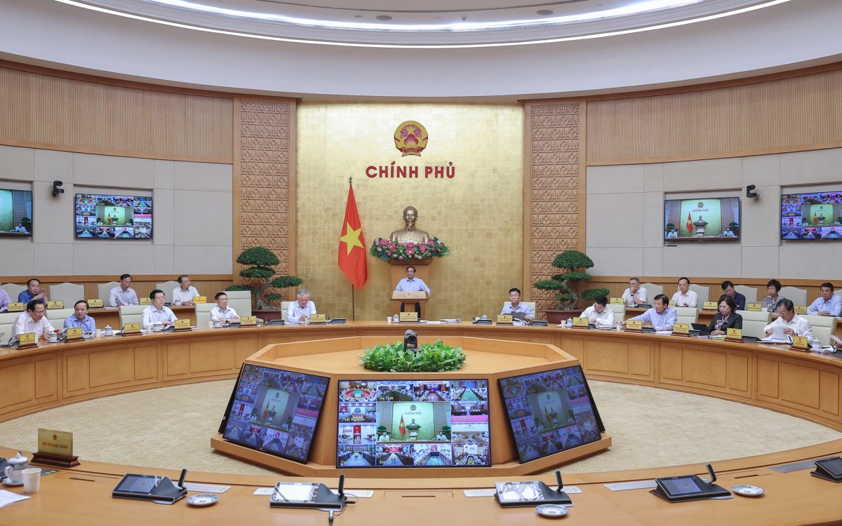 Chính phủ: Tăng tốc để đạt mục tiêu tăng trưởng năm 2025