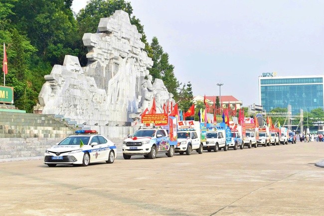 Tuyên truyền lưu động đã là một hình thức truyền thông đặc thù, giàu bản sắc, có sự tiếp cận hiệu quả với các tầng lớp nhân dân, đặc biệt là ở vùng sâu, vùng xa, biên giới, hải đảo. Ảnh: BTC