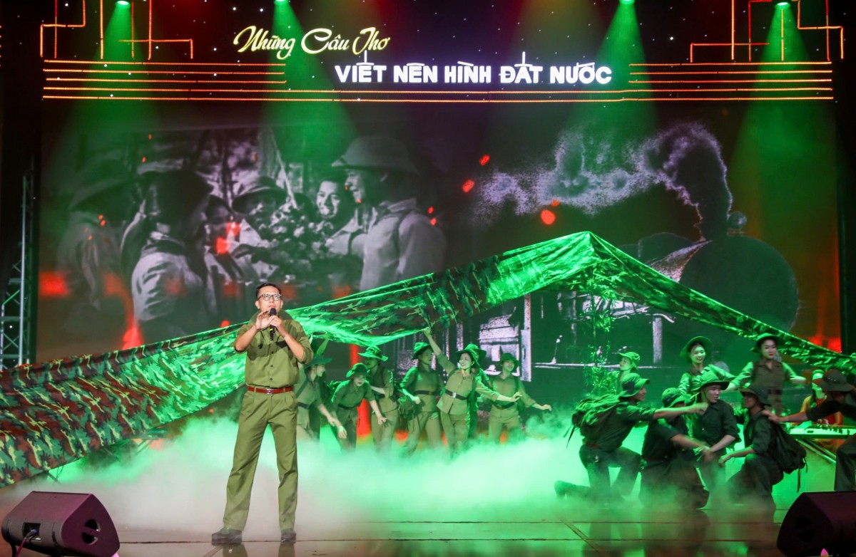 Chương trình “Những câu thơ viết nên hình đất nước”