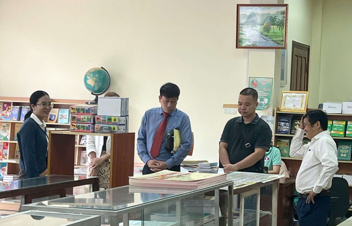 Nhà xuất bản Giáo dục Việt Nam đến thăm và làm việc với Nhà xuất bản và Phát hành Sách Quốc gia Lào