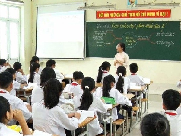 Điều chỉnh nội dung sách giáo khoa phù hợp thực tiễn