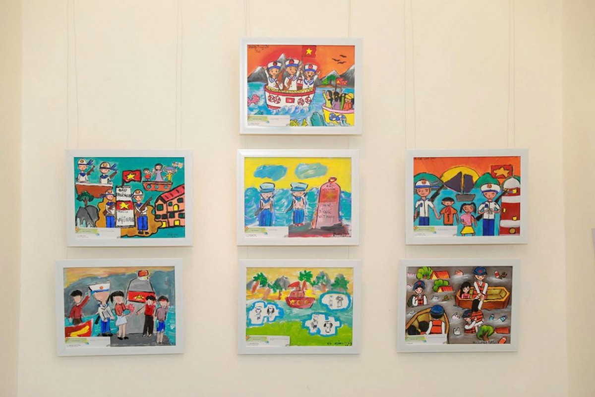 Khai mạc triển lãm "Chúng ta là trẻ em"