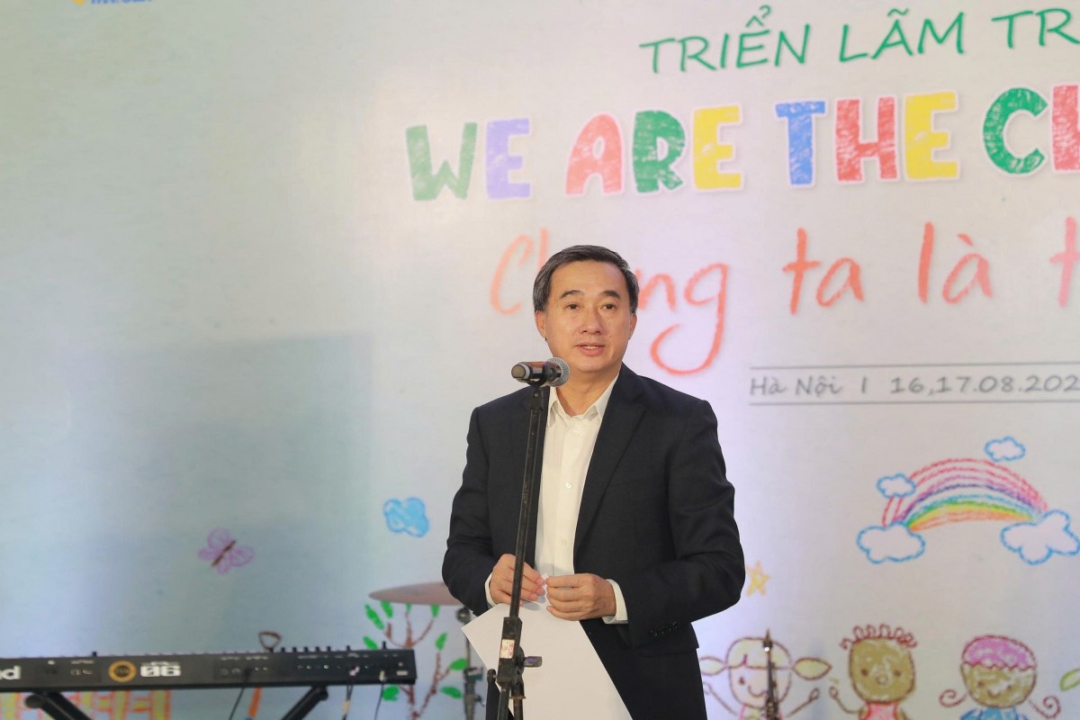 Khai mạc triển lãm 