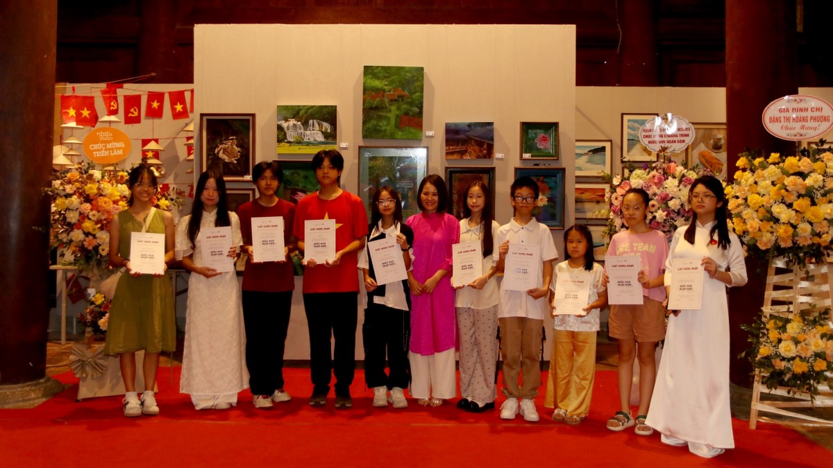 "Nước non ngàn dặm" - Tôn vinh vẻ đẹp hùng vĩ, thơ mộng của non sông Việt Nam