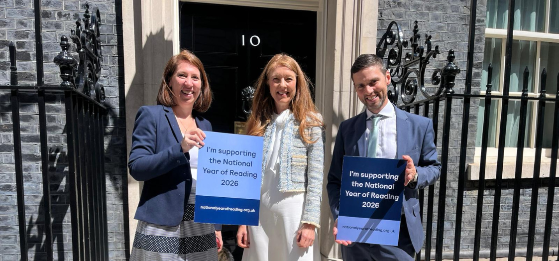 Khủng hoảng đọc sách ở giới trẻ: Vương quốc Anh phát động Năm Đọc sách Quốc gia 2026