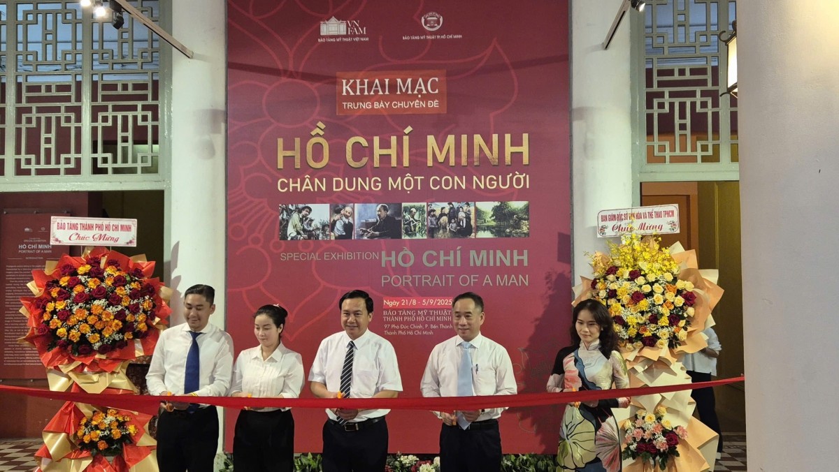 Khai mạc trưng bày "Hồ Chí Minh - Chân dung một con người"