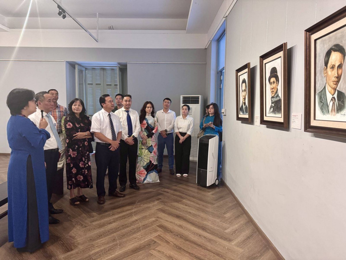 Khai mạc trưng bày "Hồ Chí Minh - Chân dung một con người"