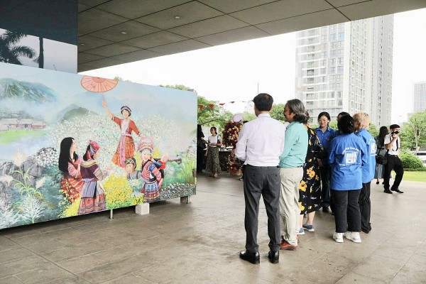 hoa si ngo ba hoang va ban truong ca hoi hoa tri an dat nuoc