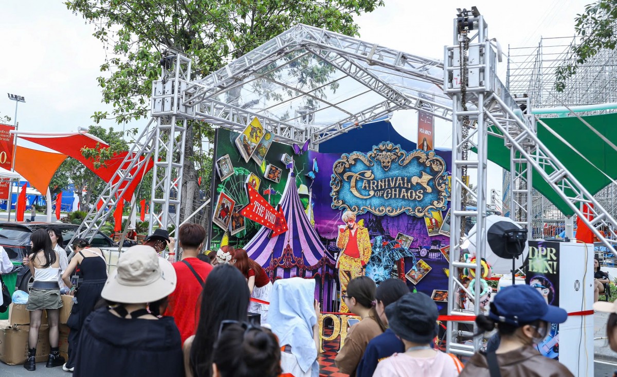 Đếm ngược 8Wonder: Fan “ôm rào’ từ 5h sáng, dàn siêu sao sẵn sàng cháy hết mình