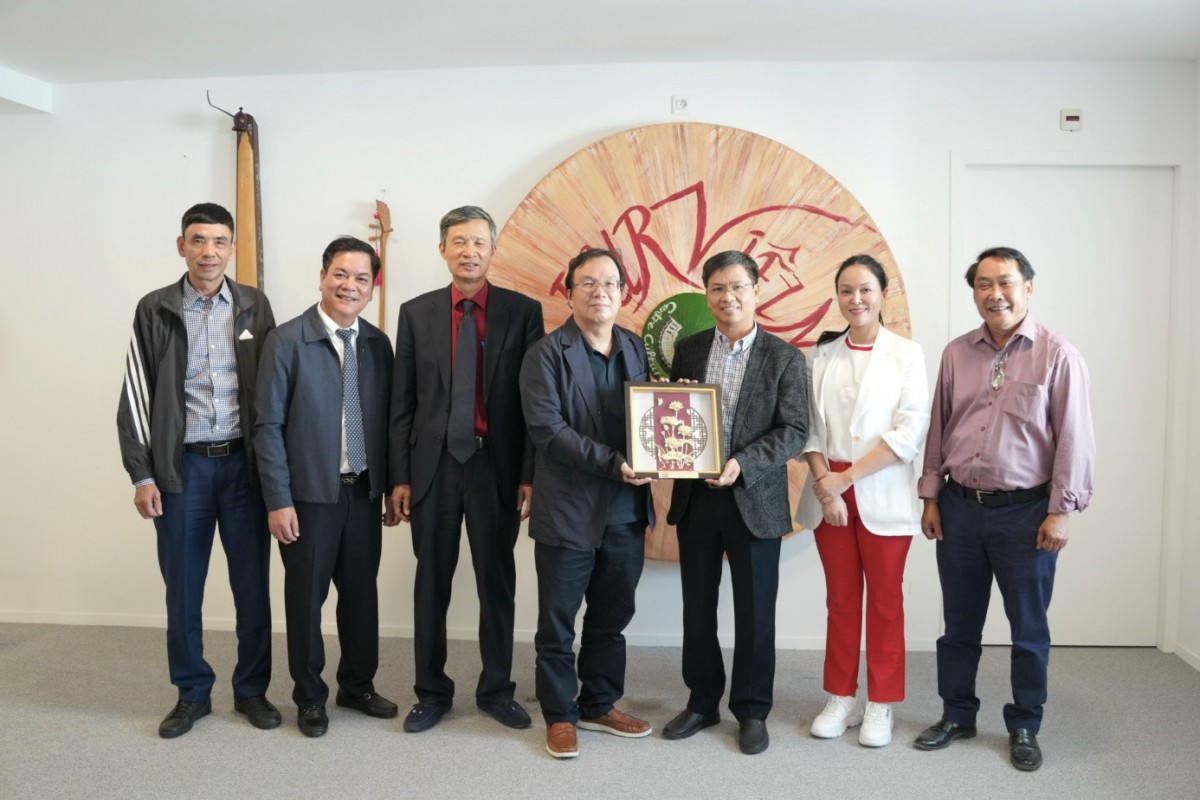 Nhà xuất bản Giáo dục Việt Nam được UNESCO trao tặng Bằng Doanh nghiệp Văn hóa