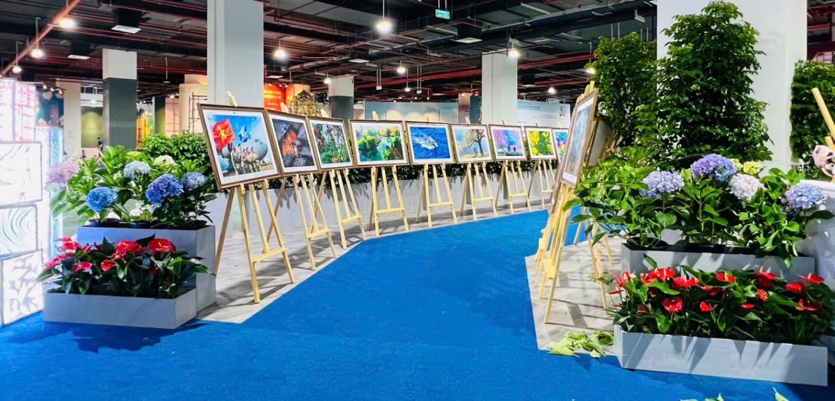 Trưng bày ảnh và video “Việt Nam Hạnh phúc” tại triển lãm thành tựu đất nước