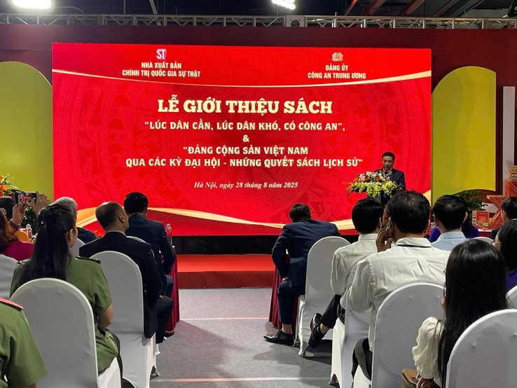 “Lúc dân cần, lúc dân khó, có Công an” - Tri ân sự hy sinh thầm lặng của Công an