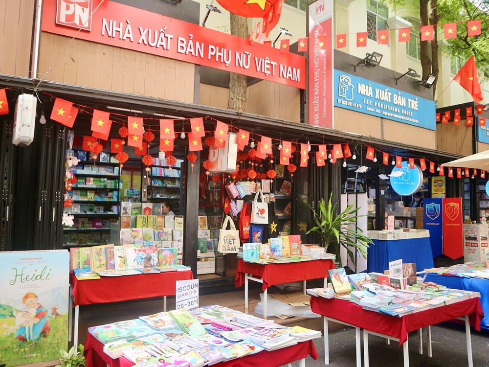 Tổ chức hội sách mừng ngày Quốc khánh 2/9