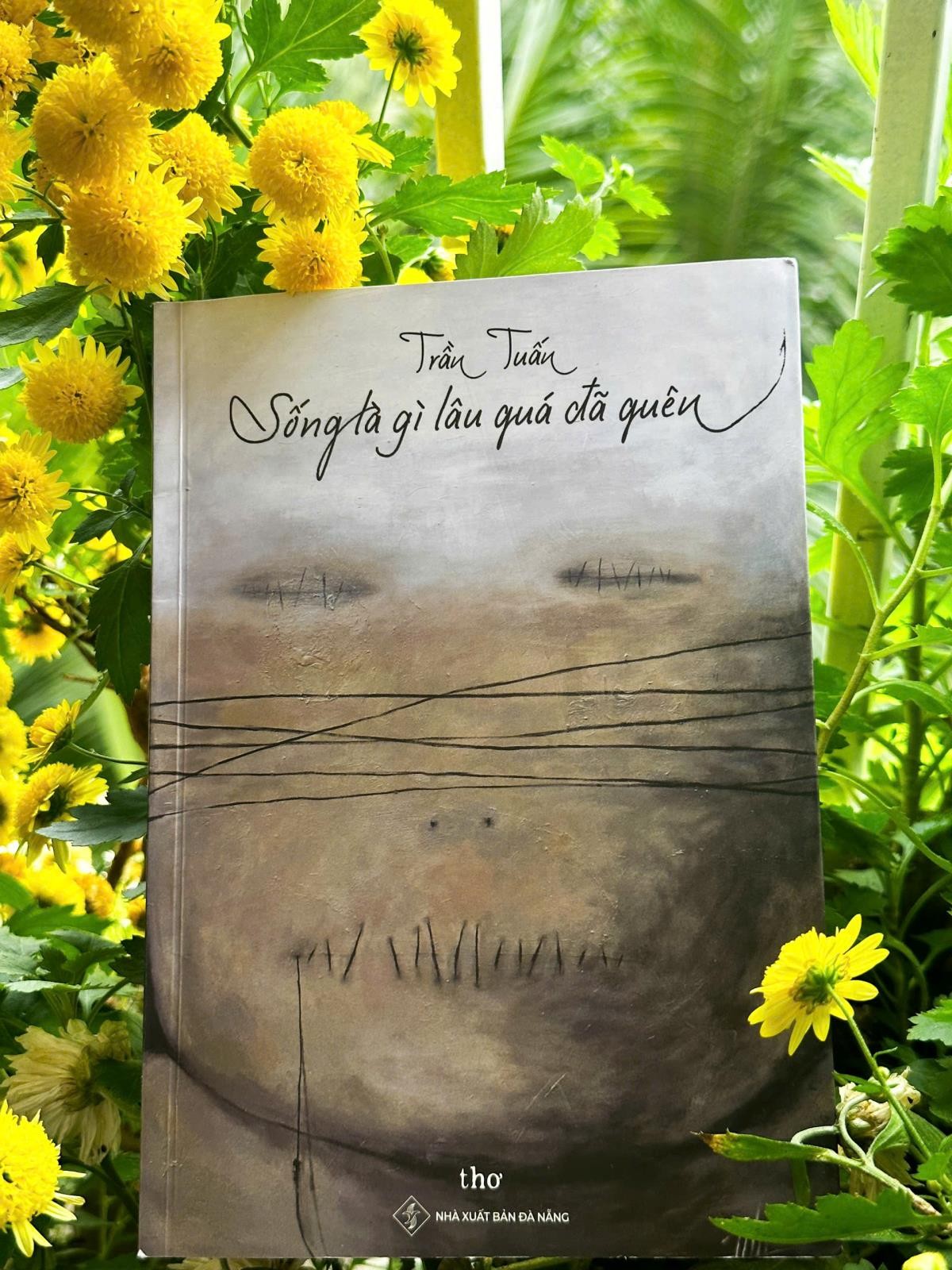 Cuộc chơi tâm tưởng với chữ của Trần Tuấn