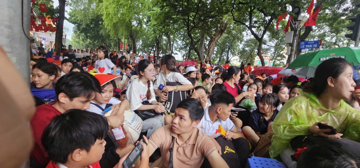 Hà Nội: Cùng cả nước viết tiếp trang sử hào hùng của dân tộc